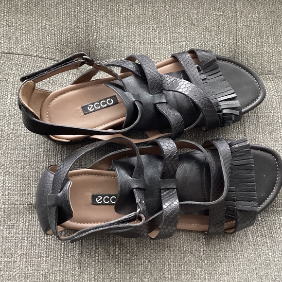 Ecco Black Leather Strap Sandal Women's size US 8.5/EU 39 - Picture 3 of 6